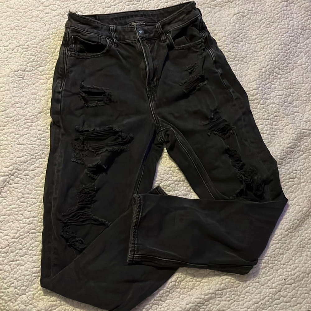 American Eagle Ripped Mom Jeans